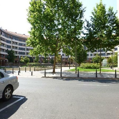 Manzanera, Junto Ayuntamiento Y Riojaforum Logrono Exterior photo